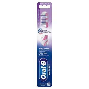 Зубна щітка ORAL-B (Орал-бі) Pro 3D White (Про 3Д Вайт) Відбілювання 40 середньої жорсткості 1 шт Зубна щітка ORAL-B (Орал-бі) Pro 3D White (Про 3Д Вайт) Відбілювання 40 середньої жорсткості 1 шт